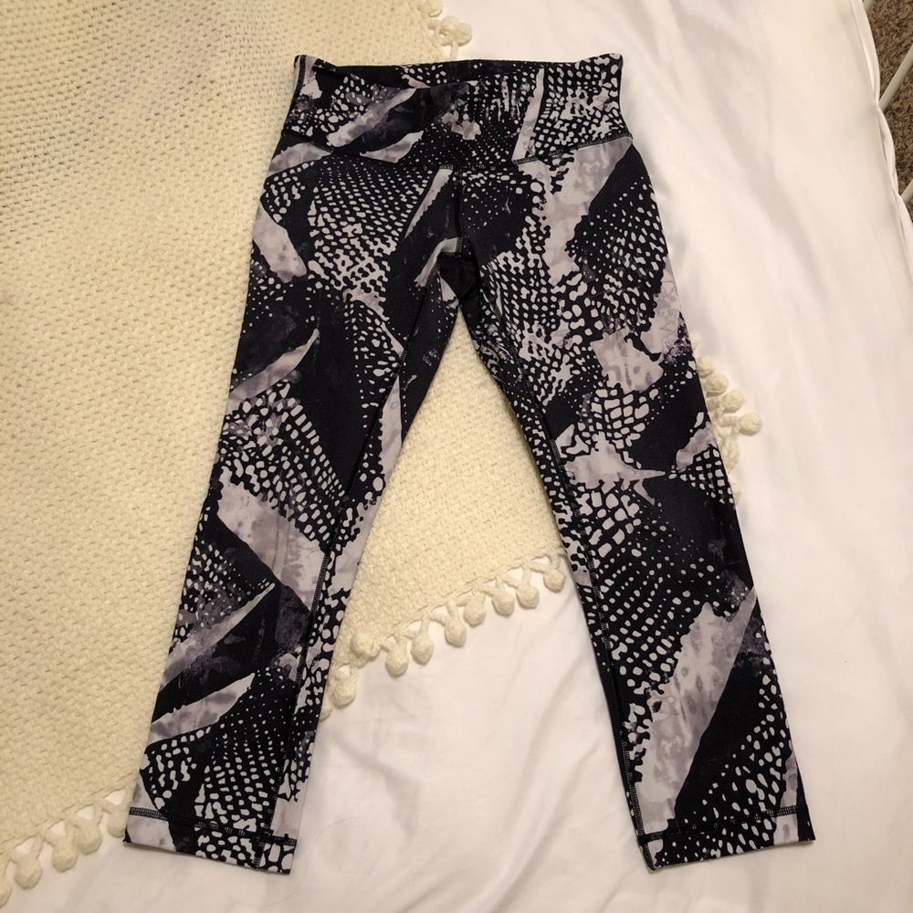 Lululemon Patterned Wonder Unders Size 6